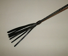 Длинный витой стек с наконечником в форме кисточки - 85 см.