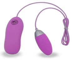 Фиолетовое виброяйцо на пульте управления